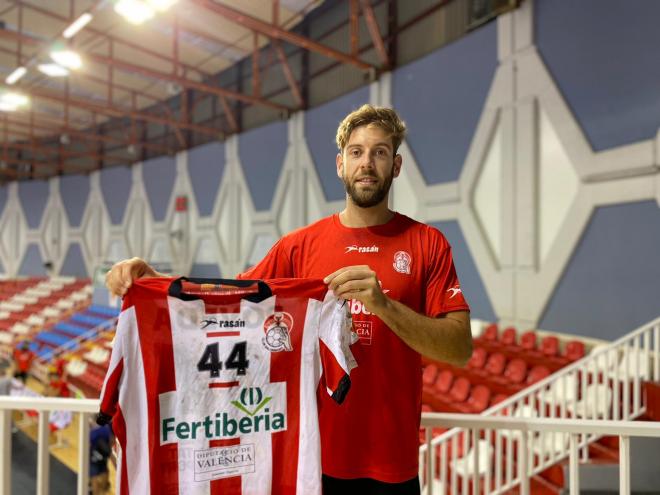 Nolasco volverá a vestir la rojiblanca, Poveda renovado en el Fertiberia