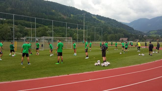 Primer entrenamiento del Betis en Austria (Foto: RBB).