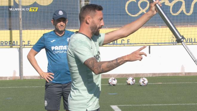 Morales realiza los primero entrenamientos con el Villarreal bajo las órdenes de Emery.