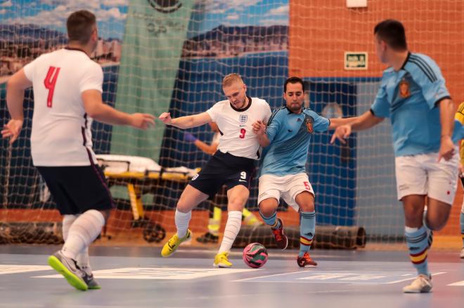 España B se impone a Inglaterra en la Costa Blanca Cup
