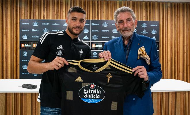 Óscar Rodríguez con Carlos Mouriño (Foto: RC Celta).