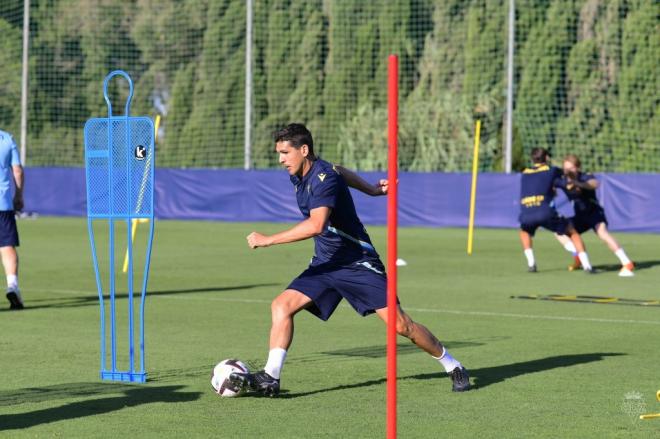 Jon Ander Garrido, en una sesión de entrenamiento (Foto: Cádiz CF).