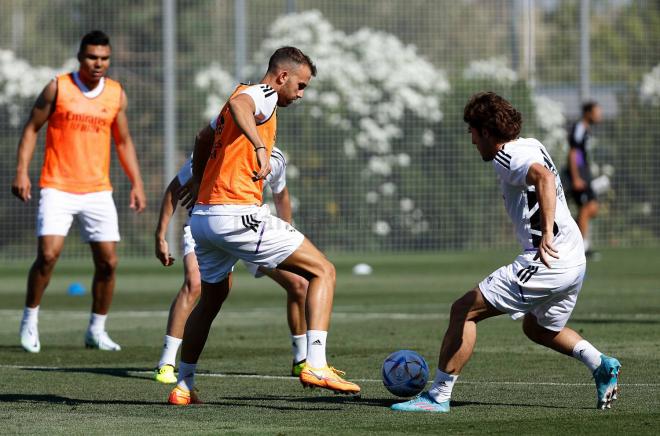 Borja Mayoral, en el entrenamiento del Real Madrid con Ancelotti (Foto: RMCF).