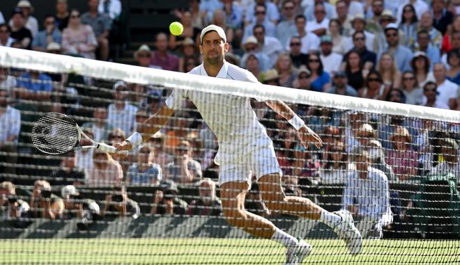 Novak Djokovic, en la final de Wimbledon (Foto: EFE).