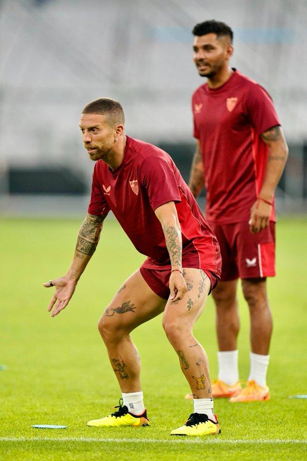 El Papu Gómez y el Tecatito en el entreno de Sevilla (foto: Sevilla FC).