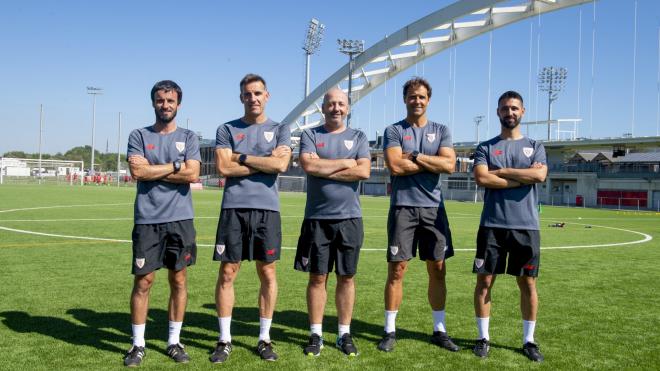 El cuerpo técnico de Bingen Arostegi y del Bilbao Athletic 2022/23 ya trabaja en Lezama (Foto: Athletic Club).