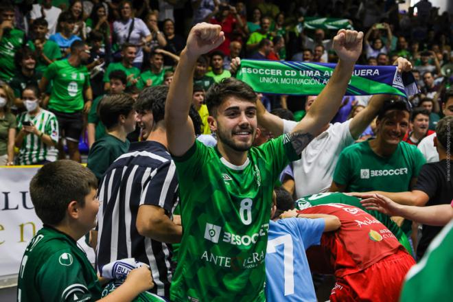 David Velasco celebra una victoria con el UMA Antequera