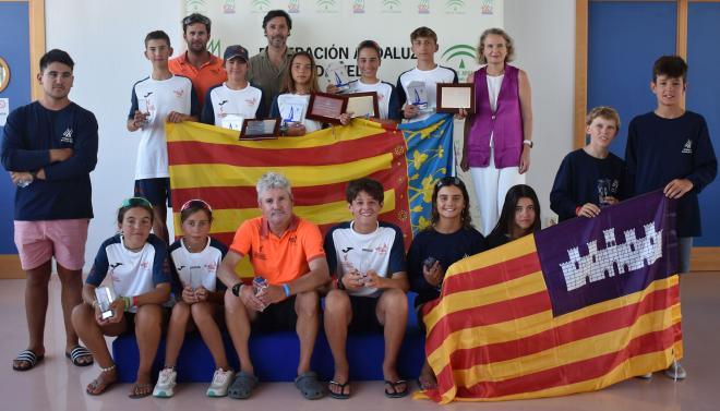 Foto de familia de los campeones