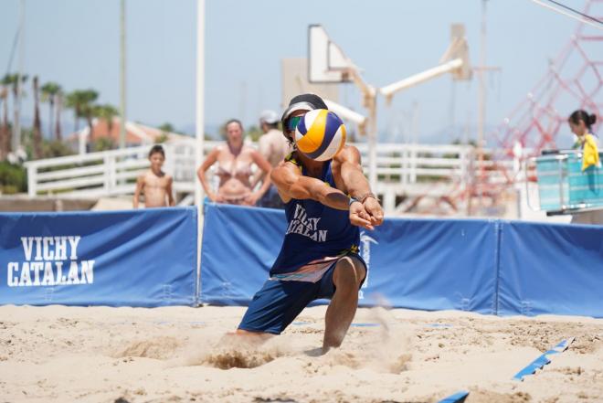 Kamenov-Tovar y Bonet-Gase, campeones del Circuito ‘Vichy Catalan’ Mediterranean Beach Volley d