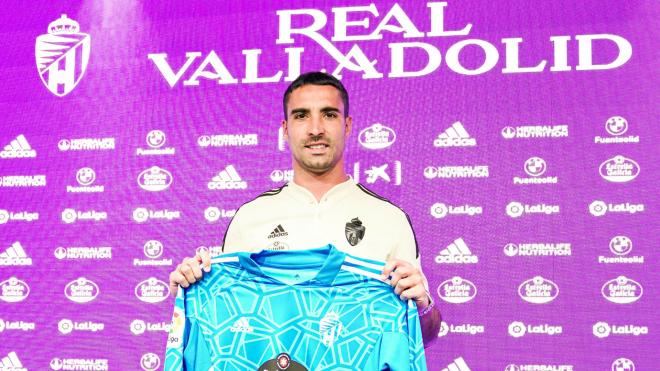 Sergio Asenjo, en su presentación (Foto: Real Valladolid).