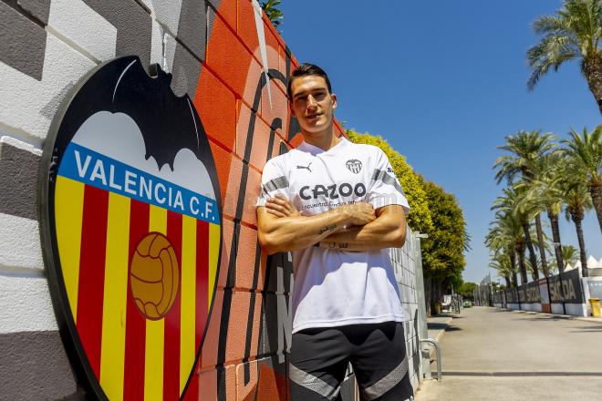 Adri Gómez renueva con el Valencia CF (Foto: VCF)