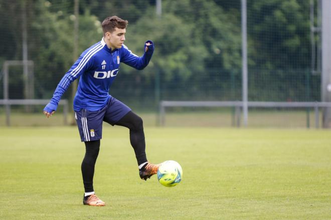 Joni Montiel con el Real Oviedo. (Foto: Real Oviedo)