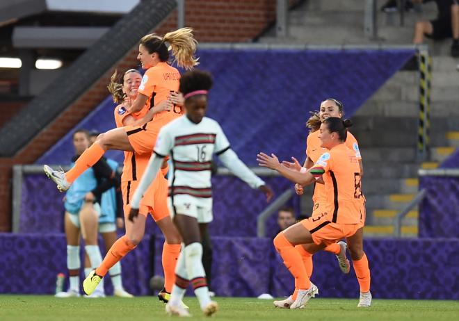 Las jugadoras de Países Bajos celebran un gol a Portugal (Foto: Cordon Press).