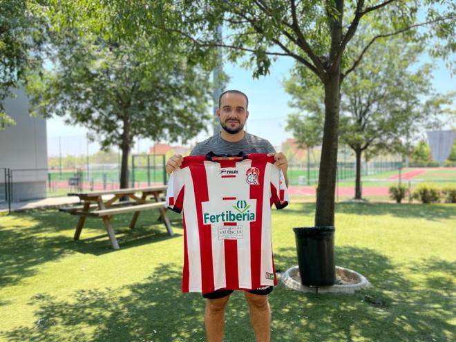 El Fertiberia Puerto Sagunto ficha al pivote del Torrelavega Gonzalo Porras