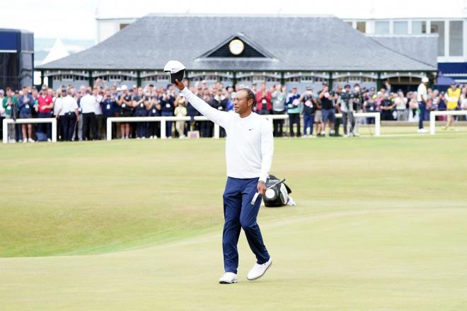 Tiger Woods se despide de los fans en el British Open (Foto: Cordon Press).