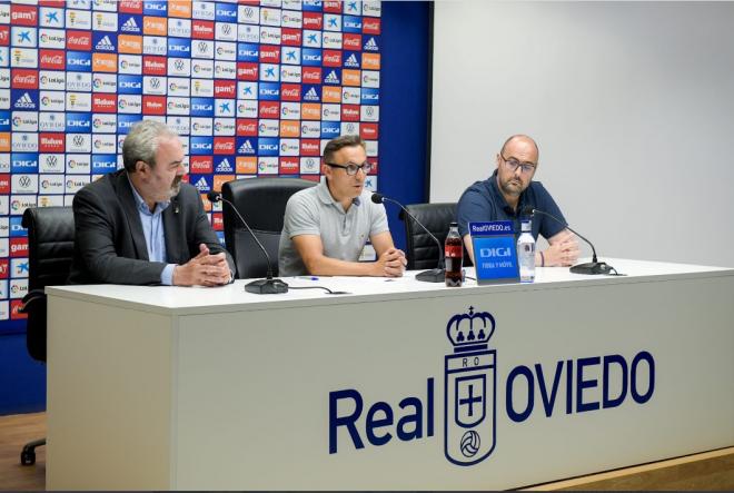 Presentación de la nueva campaña de abonados del Oviedo (Foto: RO).