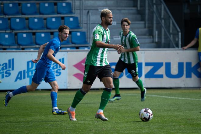 Willian José ante el SV Grodig (Foto: RBB)