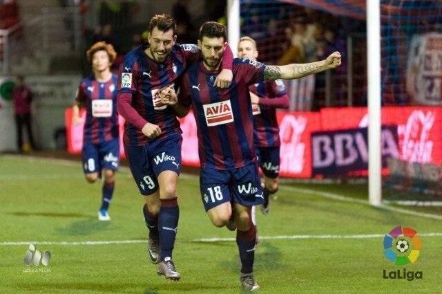 Borja Bastón y Sergi Enrich, delanteros del Real Oviedo, en su etapa juntos en el Eibar (Foto: LaLiga).