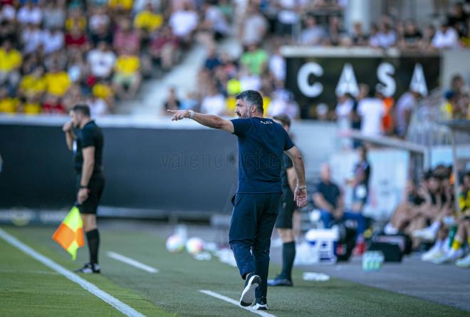 Gattuso sigue haciendo pruebas en el once titular. Aquí en el Borussia-Valencia (Foto: Valencia CF)