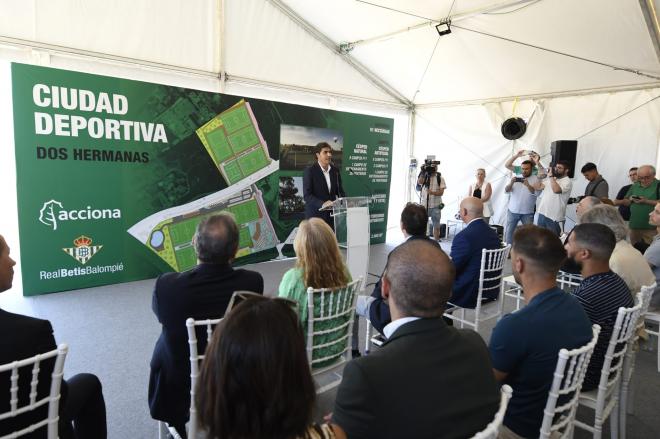 Haro, en la presentación de la nueva ciudad deportiva (Foto: Kiko Hurtado).