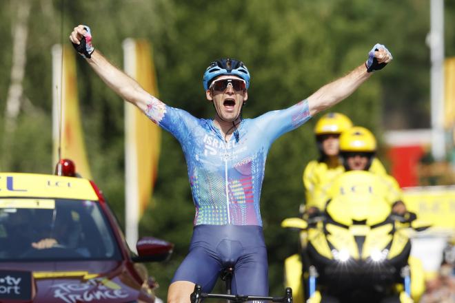 Houle celebra su victoria en la etapa del Tour de Francia (Foto: EFE).