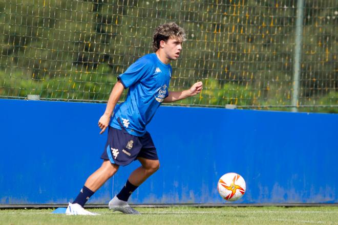 David Mella entrenando con la primera plantilla del Deportivo (Foto: RCD)