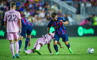 Pablo Torre jugando un partido amistoso con el Barça (Fuente: FCB))