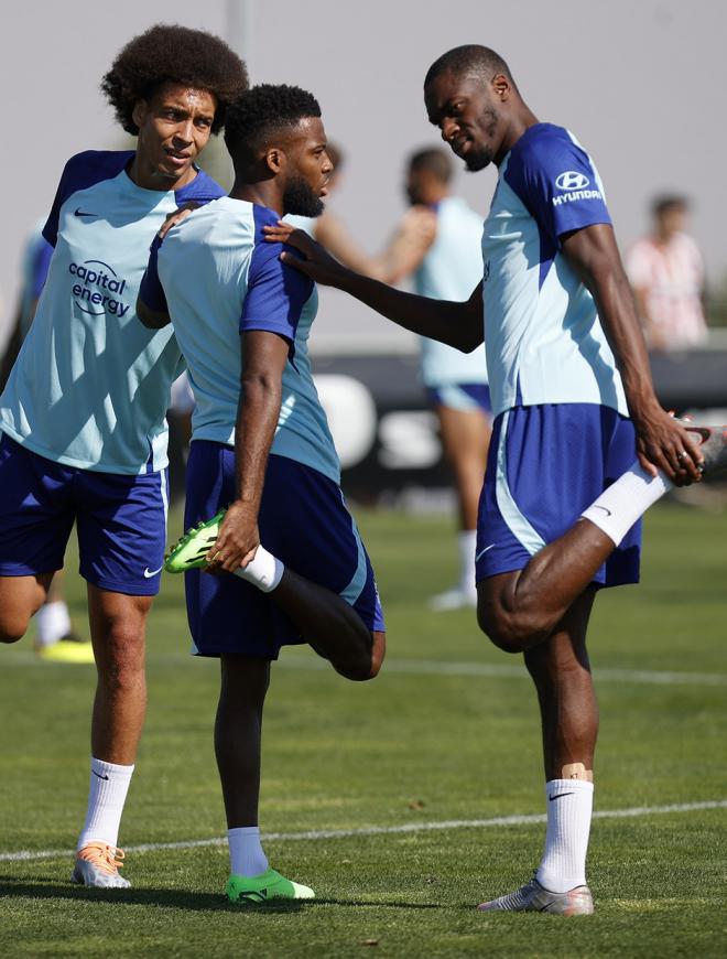 Witsel, Lemar y Kondogbia, en el entrenamiento del Atlético de Madrid (Foto: ATM).