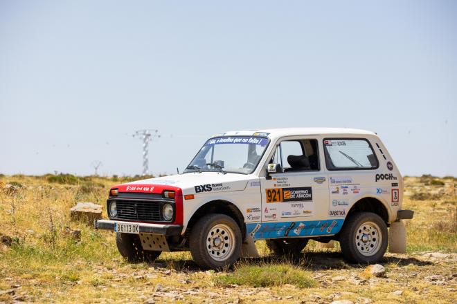 Daniel Albero y su copiloto Sonia Ledesma abandonan la Baja Aragón 2022 por problemas mecánicos.