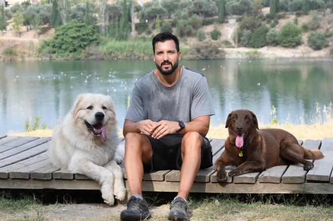 La de Alfonso Sánchez es una historia de amor por el deporte y por sus perros (Foto: Kiko Hurtado)