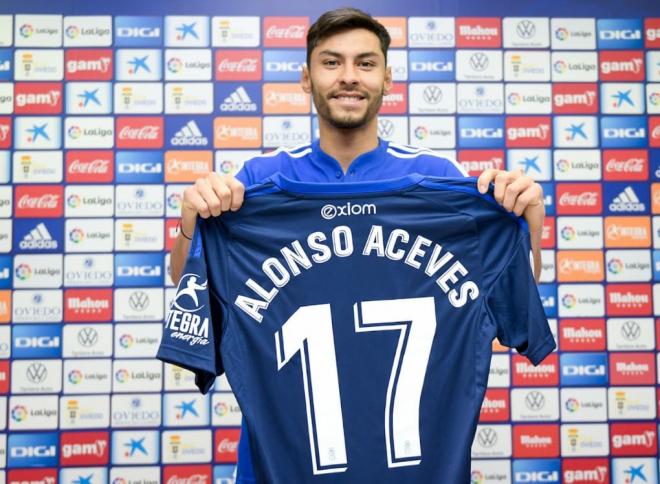 Alonso Aceves, en su presentación (Foto: Real Oviedo).