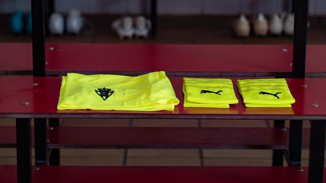 La camiseta y el pantalón de la tercera equipación del Sporting (Foto: RSG).
