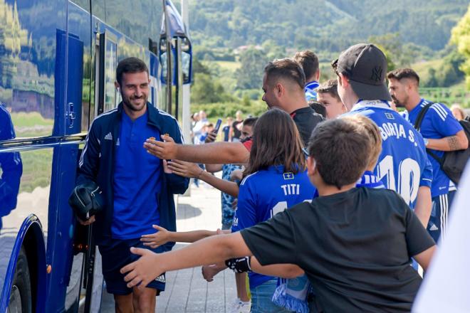 Recibimiento al Real Oviedo en Villaviciosa (Foto: RO)