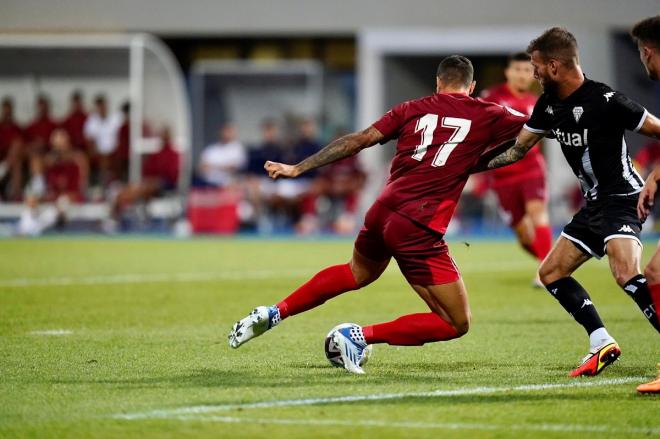 Erik Lamela, en el partido del Sevilla ante el Angers (Foto: SFC).