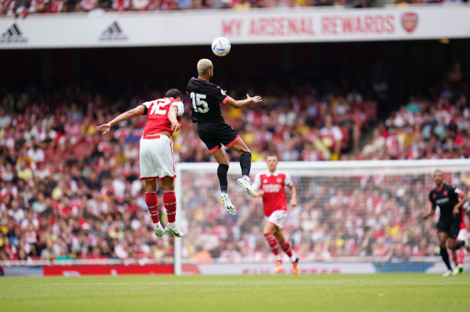 En-Nesyri, jugando ante el Arsenal en el Emirates Stadium (Foto: SFC).