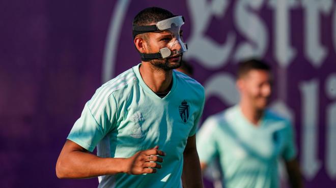 Joaquín con su máscara facial protectora (Foto: Real Valladolid).