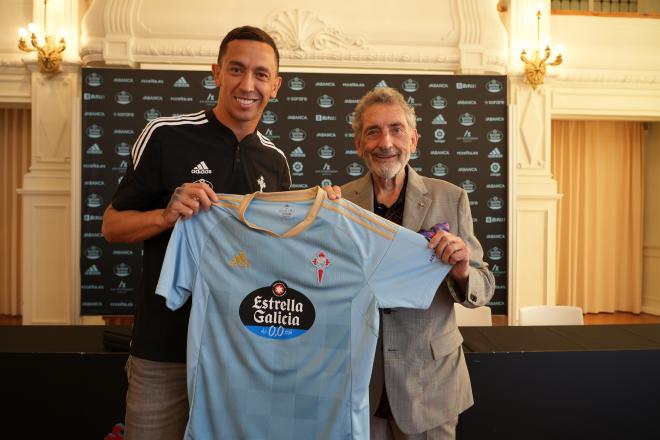 Agustín Marchesín con Carlos Mouriño (Foto: RC Celta).