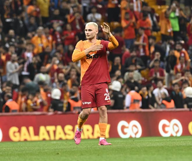 Victor Nelsson, con el Galatasaray (Foto: Cordon Press).