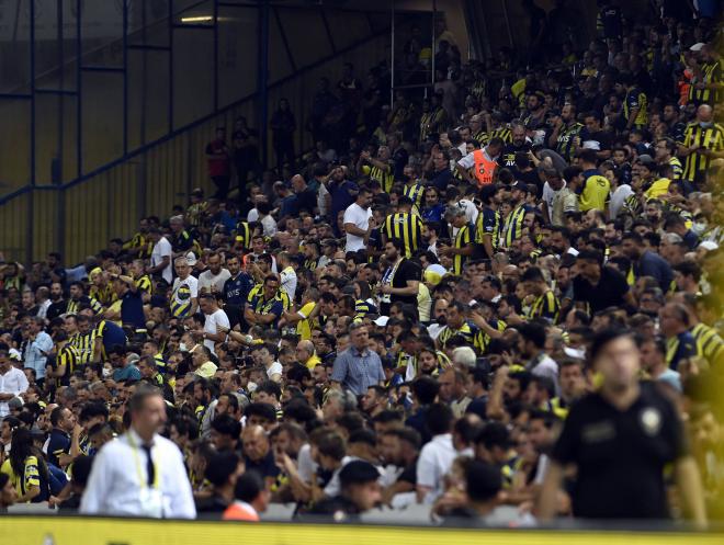 La UEFA ha castigado al Fenerbahce por los cánticos de sus fans (Foto: Cordon Press).