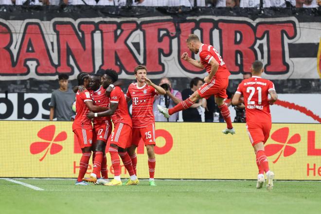 Los jugadores del Bayern de Múnich celebran un gol al Eintracht en un partido de la Bundesliga (Foto: Cordon Press).