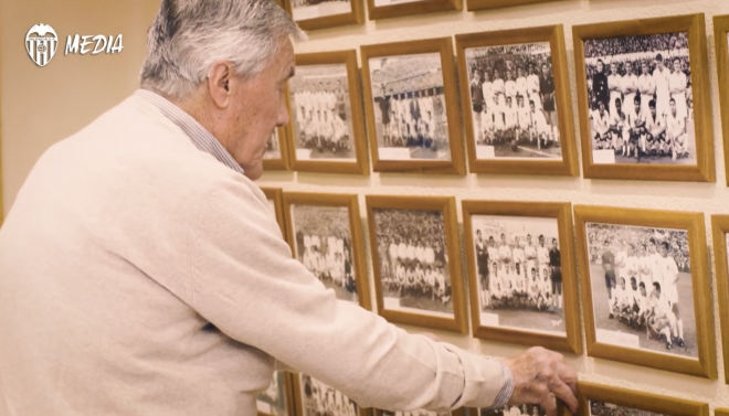 Roberto Gil recuerda su etapa en el Valencia. Era el entrenador de aquel equipo de jóvenes.