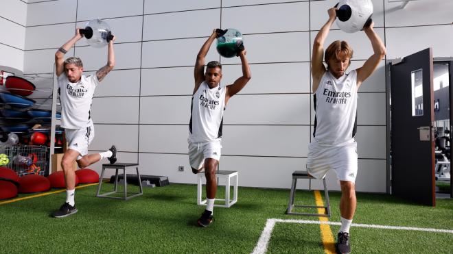 Modric, Rodrygo y Valverde se ejercitan en un entrenamiento específico de Carlo Ancelotti (Foto: RMCF).