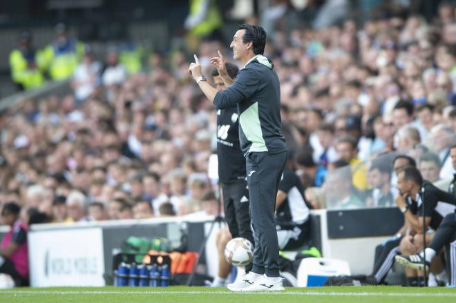 Unai Emery da instrucciones en un partido del Villarreal (Foto: Cordon Press).