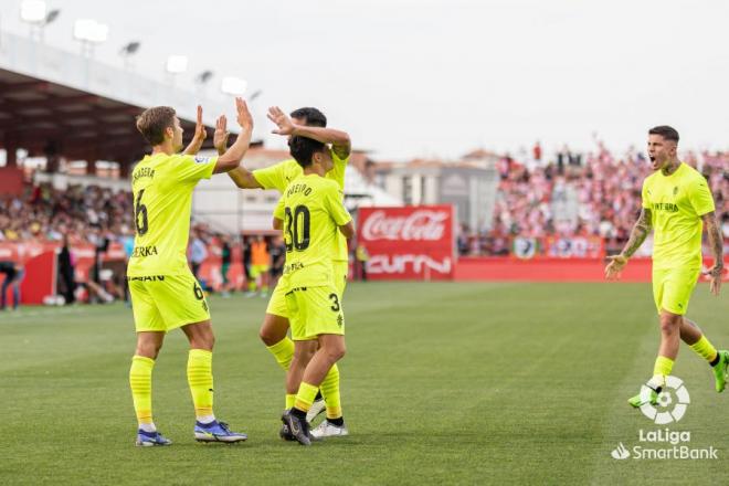 Celebración del gol de Gragera durante el Mirandés-Sporting (Foto: LaLiga).