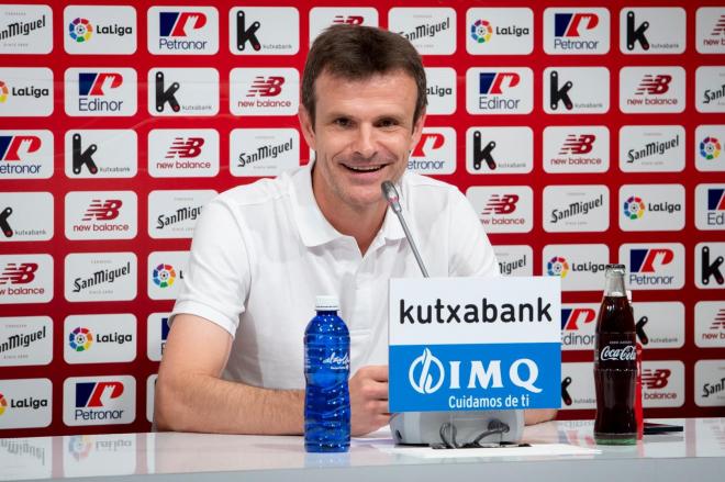 El presidente Jon Uriarte, ante la Prensa en Lezama (Foto: Athletic Club).