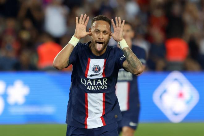 Celebración de Neymar tras uno de sus goles en el PSG-Montpellier (Foto: Cordon Press).