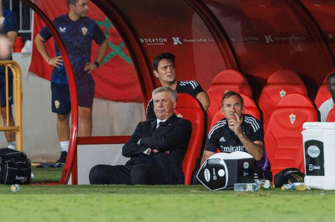 Carlo Ancelotti, durante el Almería-Real Madrid (Foto: Cordon Press).