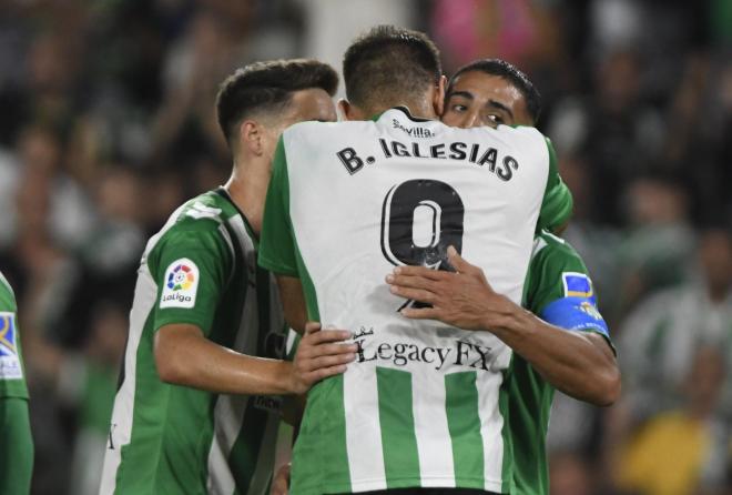 Celebración del gol de Borja Iglesias ante el Elche (Foto: Kiko Hurtado).