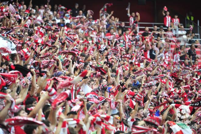 La grada de animación del Athletic Club en San Mamés, en su estreno en un partido ante el Real Mallorca (Foto: LaLiga).