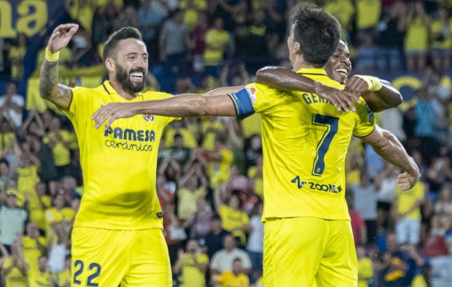 El Villarreal celebra un gol de Morales ante el Split (Foto: VCF).